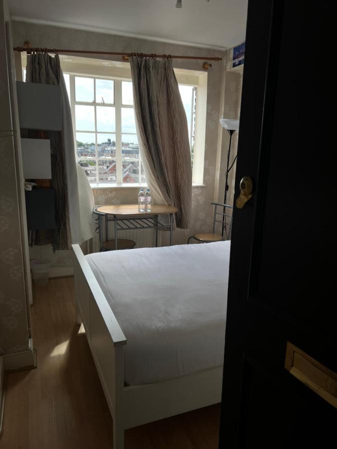 Super Located Studio In South Ken At Chelsea Cloister 런던 외부 사진
