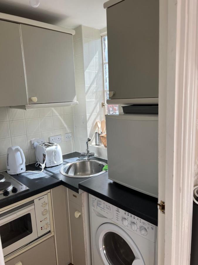 Super Located Studio In South Ken At Chelsea Cloister 런던 외부 사진