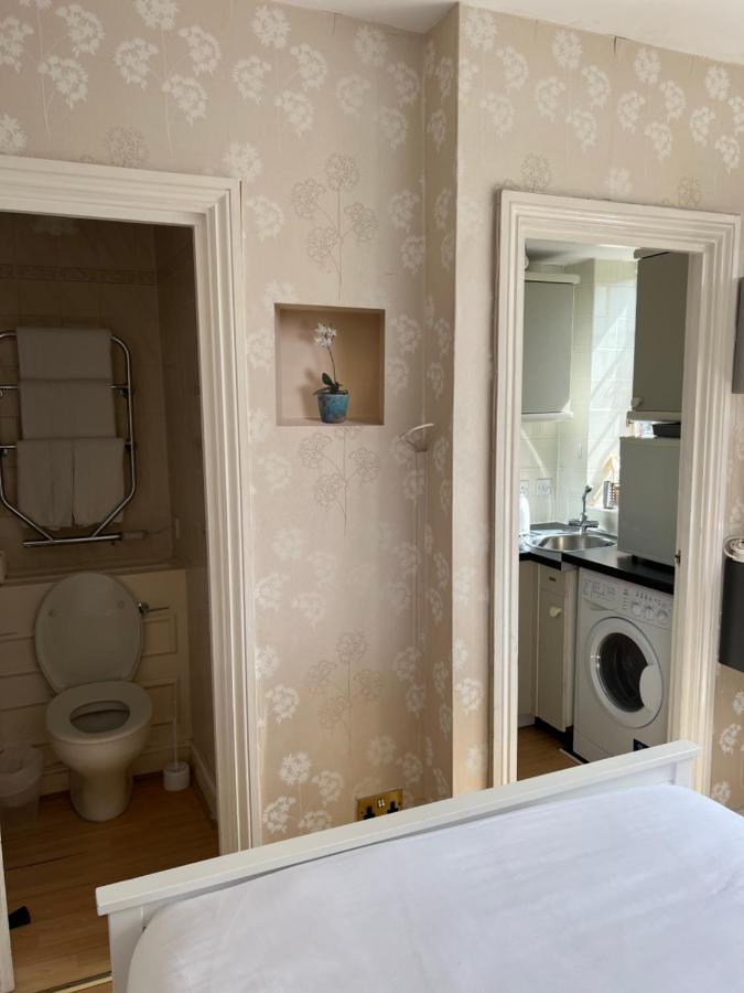 Super Located Studio In South Ken At Chelsea Cloister 런던 외부 사진